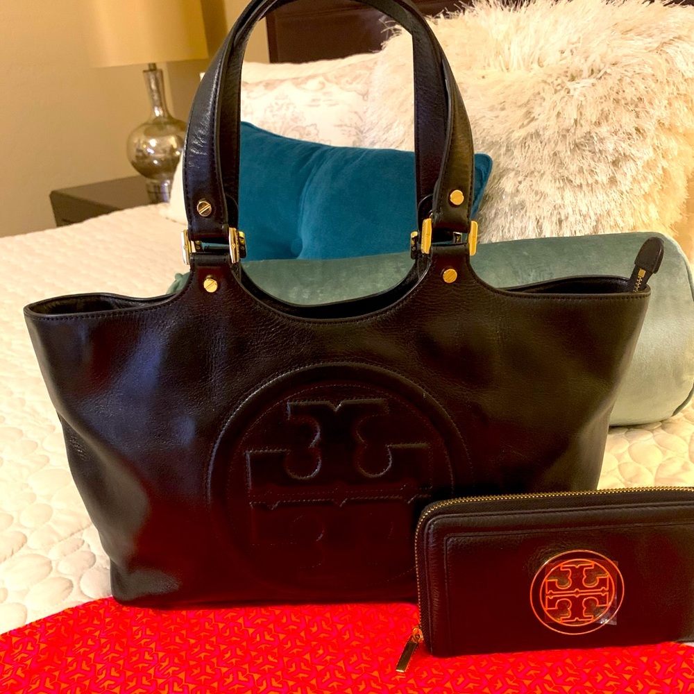 Tory Burch Bombe Tote with wallet